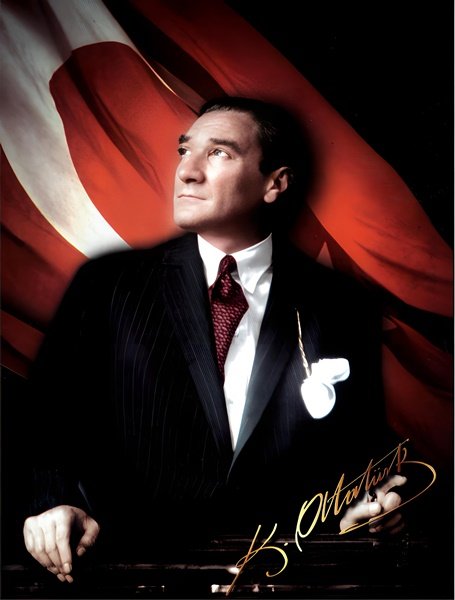 Atatürk Un Şanlı Türk Bayragina Bakışı Ve İmzası Canvas Tablo