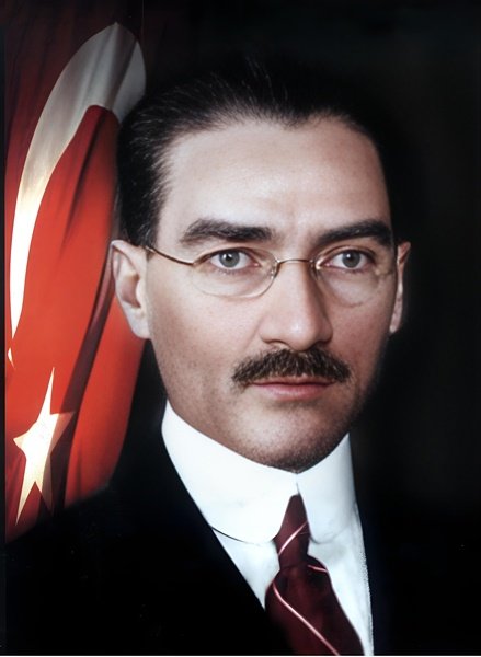 Mavi Gözlü Baskomutan Türk Bayrağı Canvas Tablo
